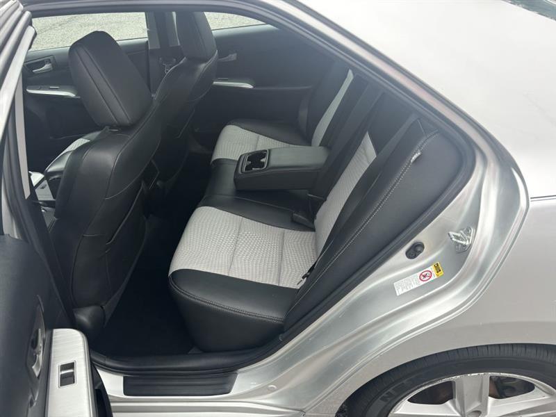 Toyota Camry SE 2012