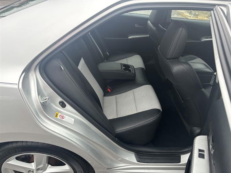 Toyota Camry SE 2012