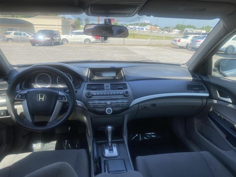 Honda Accord LX sedan AT 2011