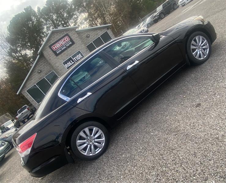 Honda Accord EX-L V-6 Sedan AT 2011