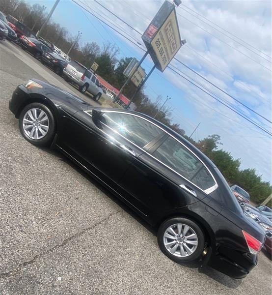 Honda Accord EX-L V-6 Sedan AT 2011