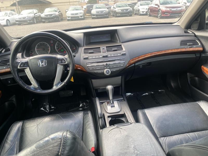Honda Accord EX-L V-6 Sedan AT 2011