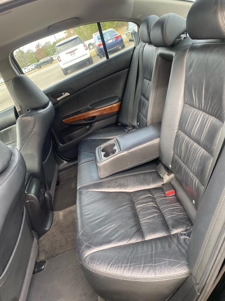 Honda Accord EX-L V-6 Sedan AT 2011