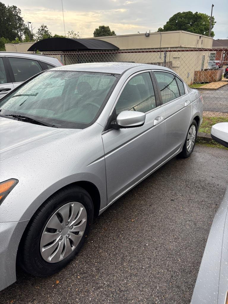 Honda Accord LX sedan AT 2011