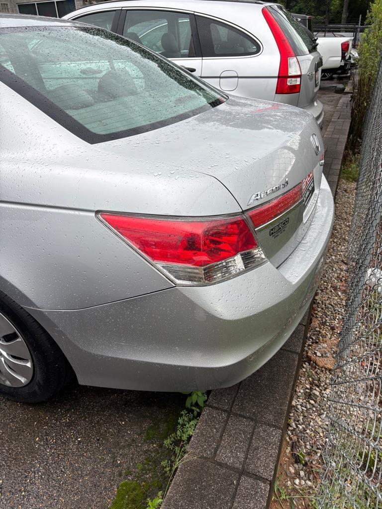 Honda Accord LX sedan AT 2011