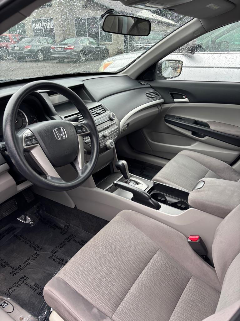 Honda Accord LX sedan AT 2011