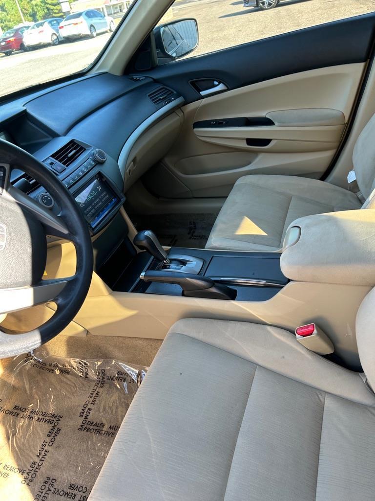 Honda Accord LX-P Sedan AT 2011