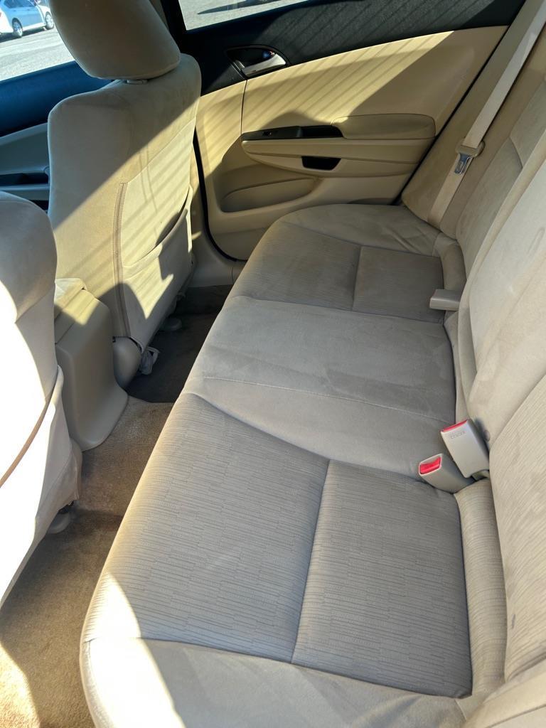 Honda Accord LX-P Sedan AT 2011