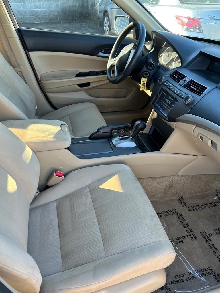 Honda Accord LX-P Sedan AT 2011