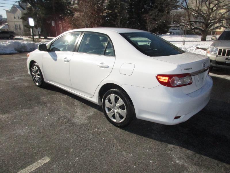 Toyota Corolla S 5-Speed MT 2013