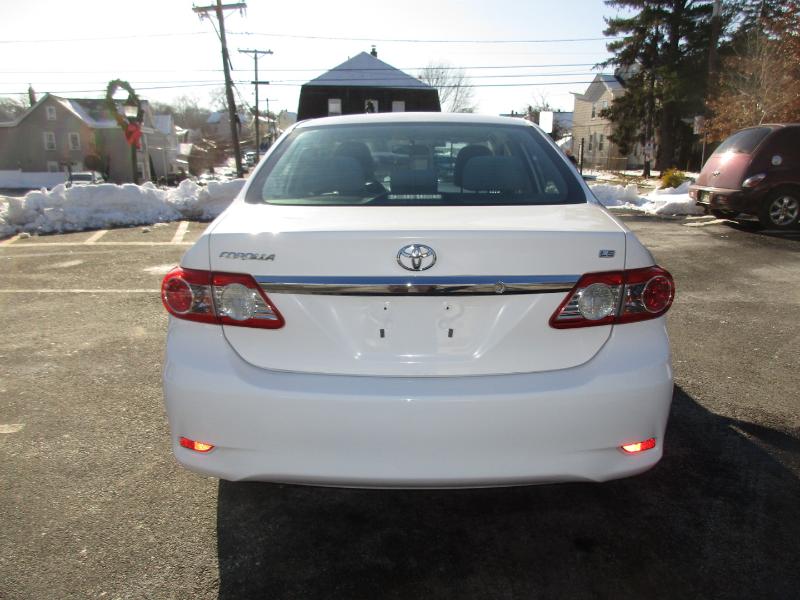 Toyota Corolla S 5-Speed MT 2013