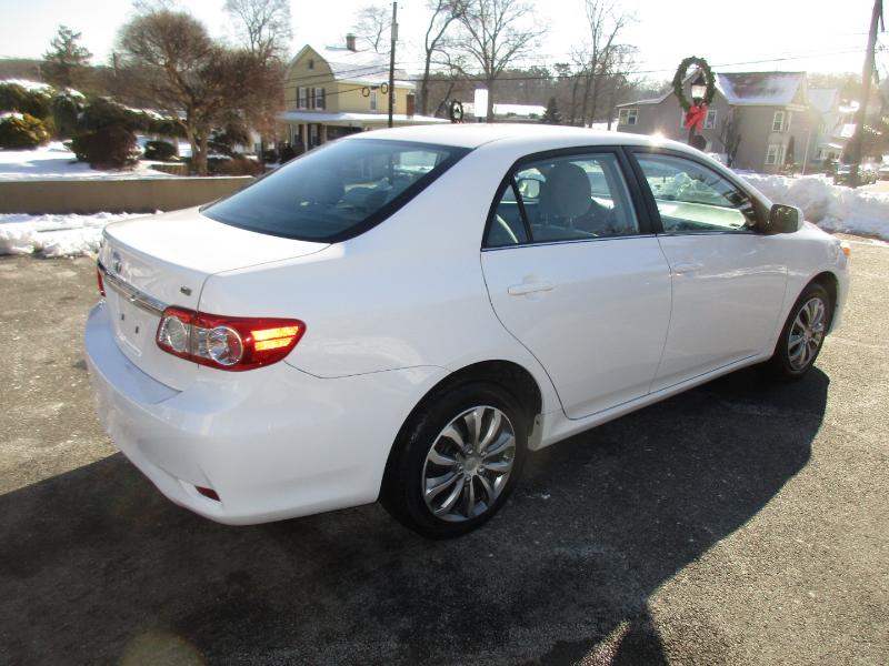 Toyota Corolla S 5-Speed MT 2013