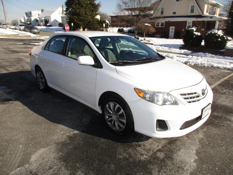 Toyota Corolla S 5-Speed MT 2013