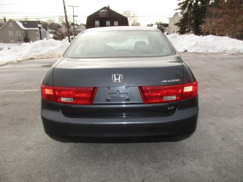 Honda Accord LX sedan AT 2005