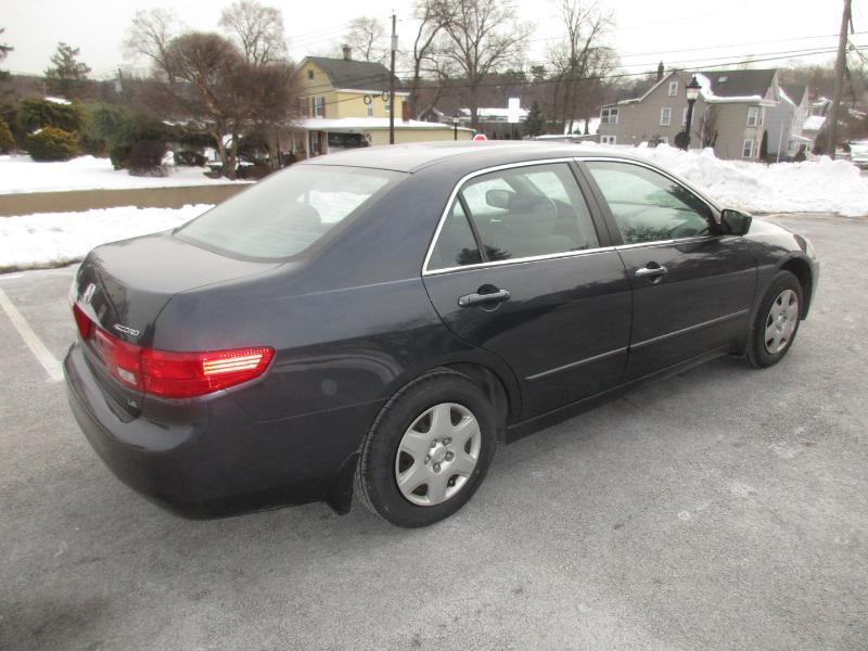 Honda Accord LX sedan AT 2005