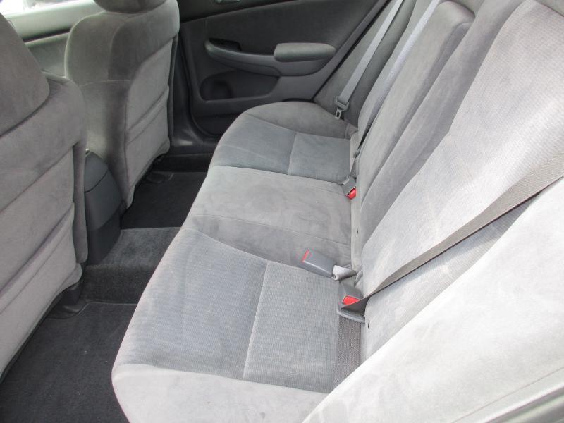 Honda Accord LX sedan AT 2005