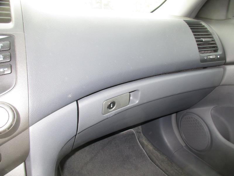 Honda Accord LX sedan AT 2005