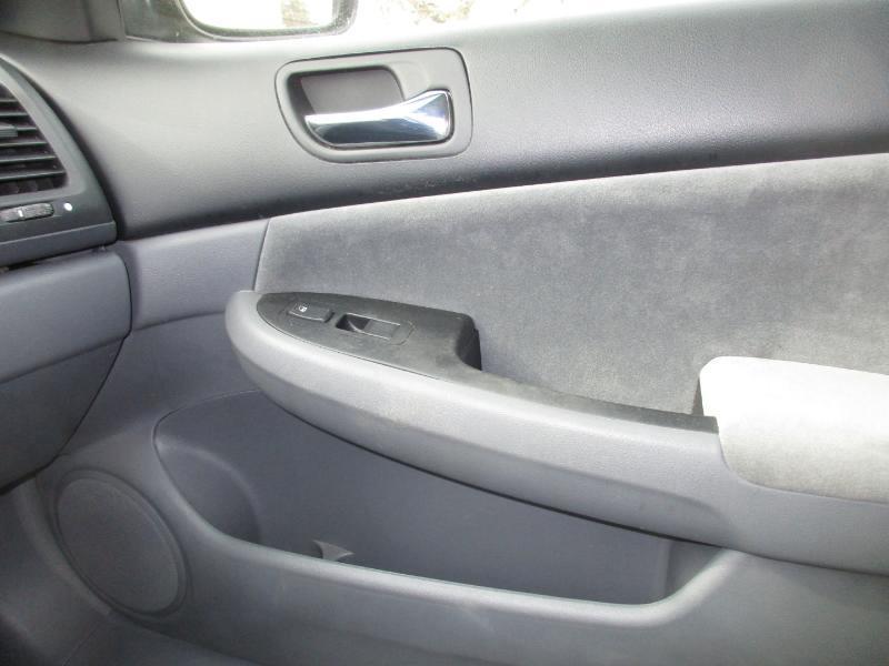 Honda Accord LX sedan AT 2005