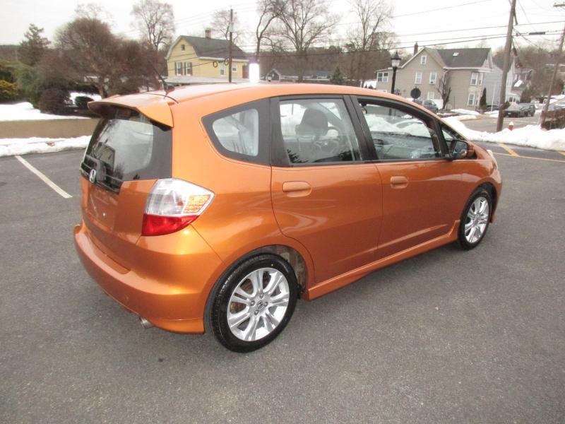 Honda Fit Sport 5-Speed AT 2011