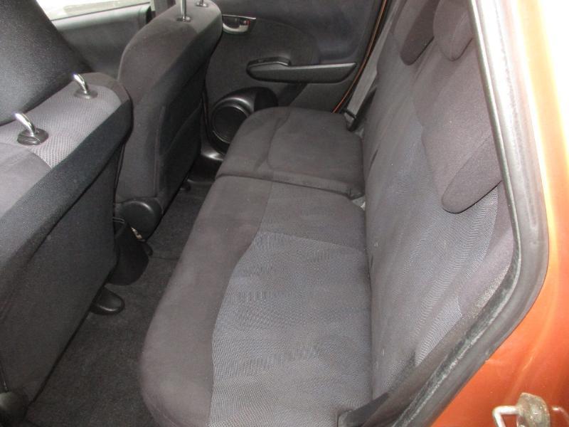 Honda Fit Sport 5-Speed AT 2011