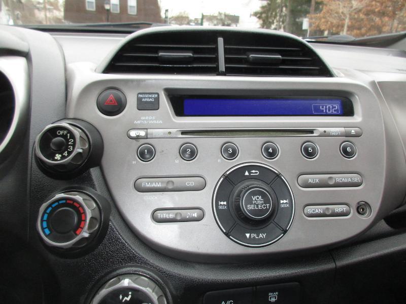 Honda Fit Sport 5-Speed AT 2011