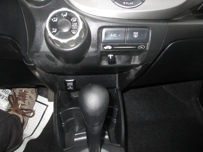 Honda Fit Sport 5-Speed AT 2011