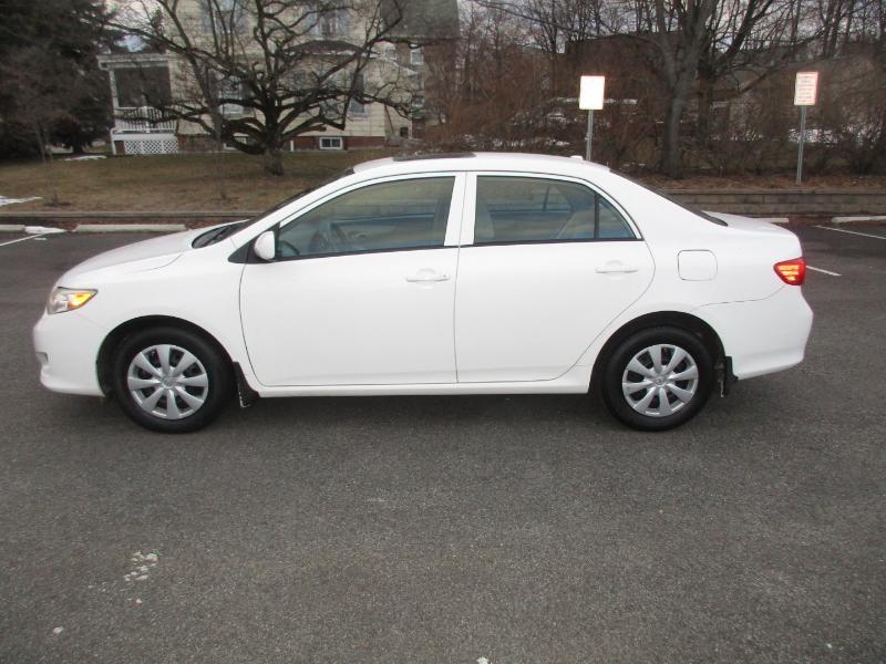 Toyota Corolla LE 2010