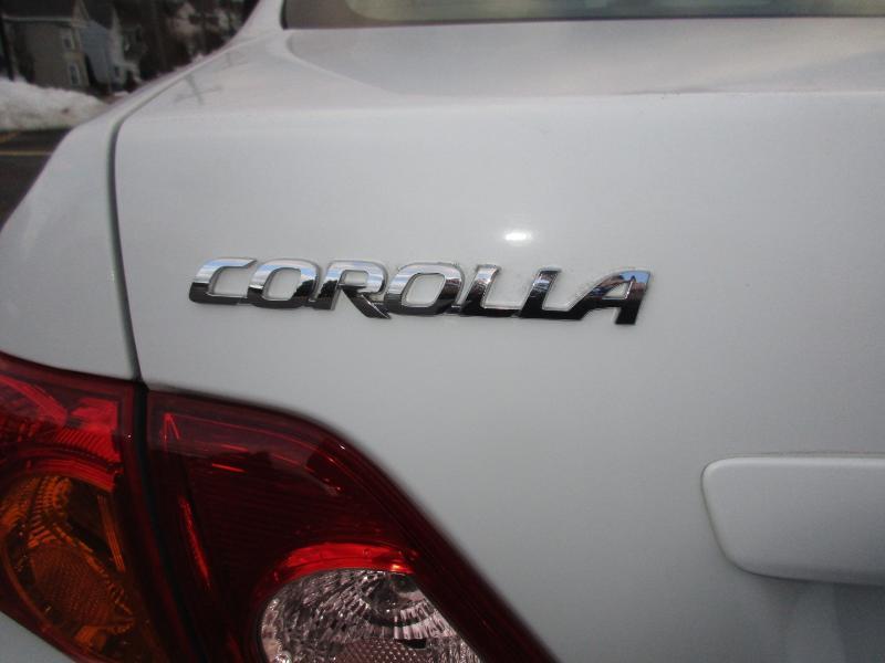 Toyota Corolla LE 2010