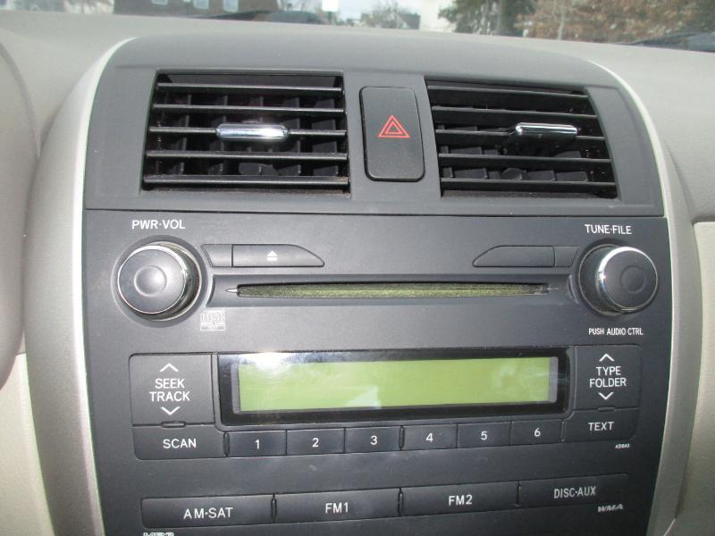 Toyota Corolla LE 2010