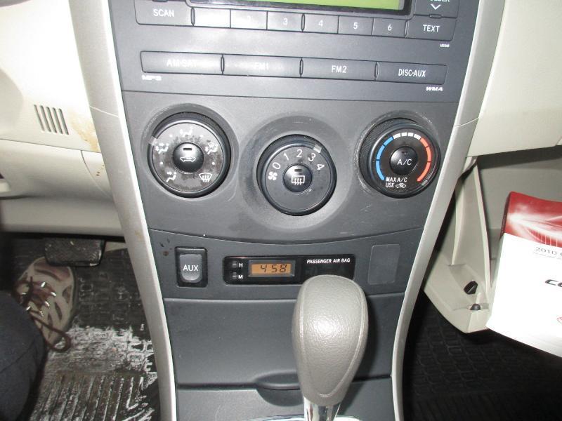 Toyota Corolla LE 2010