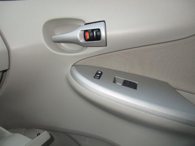 Toyota Corolla LE 2010