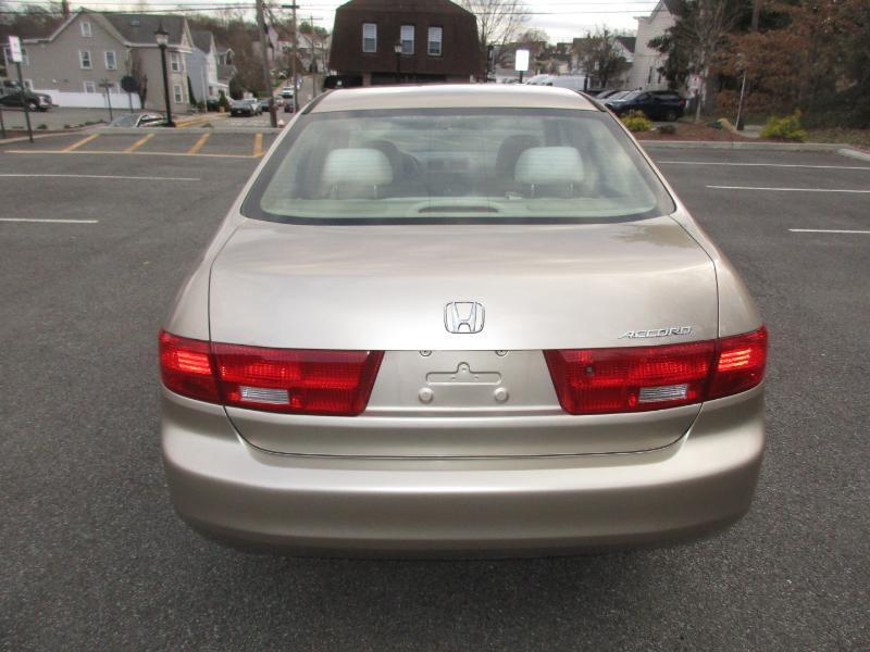 Honda Accord DX sedan AT 2005