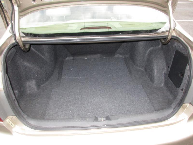 Honda Accord DX sedan AT 2005