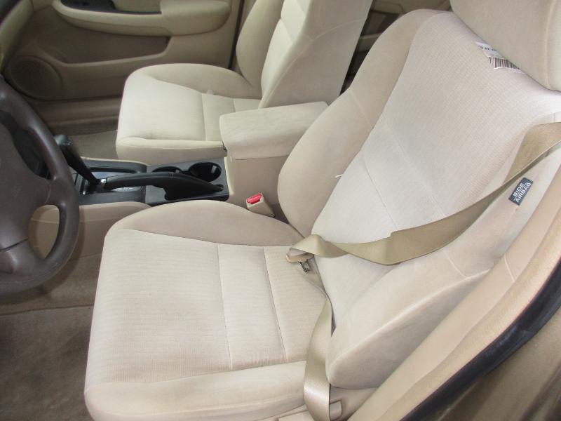 Honda Accord DX sedan AT 2005