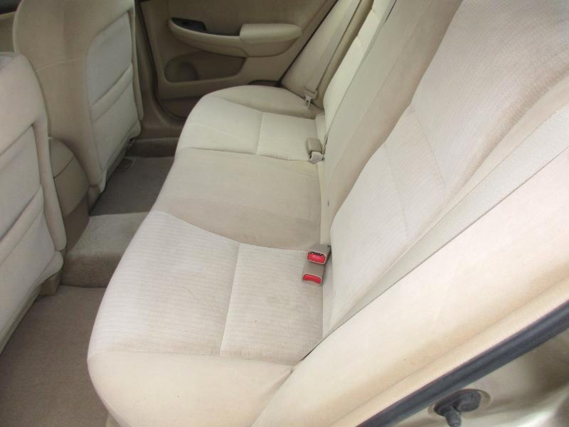 Honda Accord DX sedan AT 2005