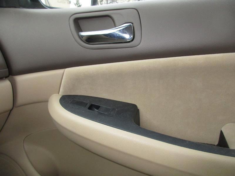 Honda Accord DX sedan AT 2005