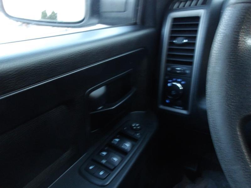 RAM 1500 Tradesman Quad Cab 4WD 2018