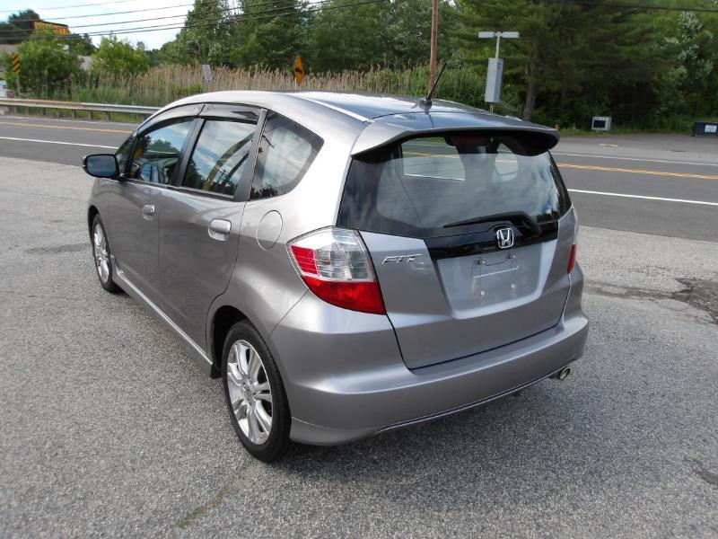 Honda Fit Sport 5-Speed MT 2010