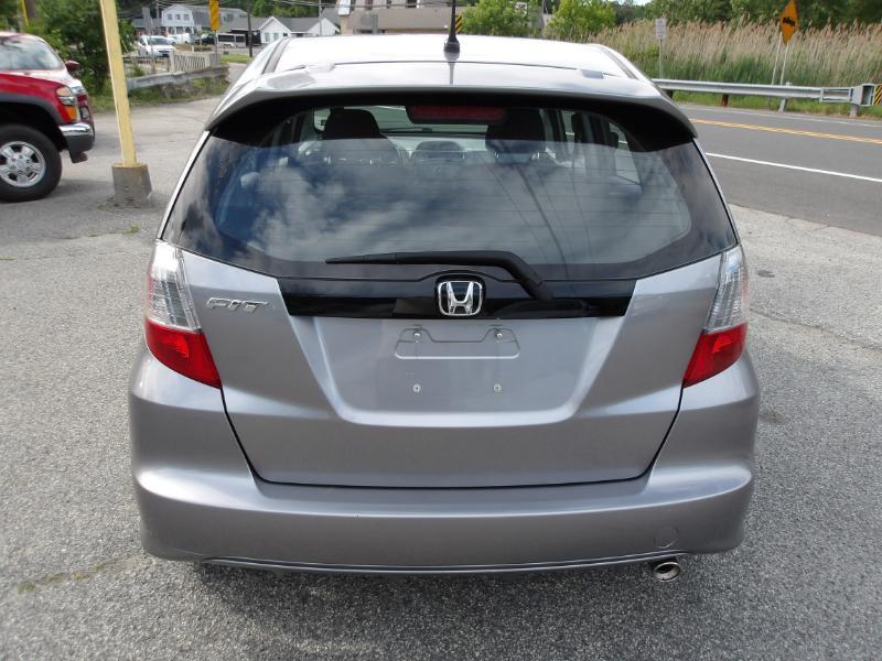 Honda Fit Sport 5-Speed MT 2010