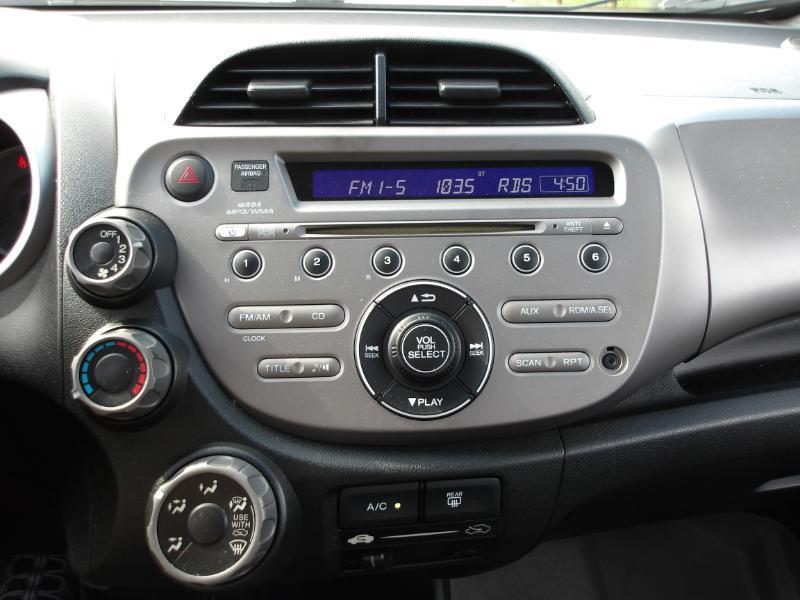 Honda Fit Sport 5-Speed MT 2010