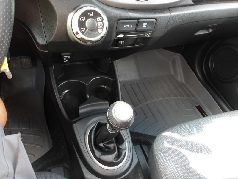 Honda Fit Sport 5-Speed MT 2010