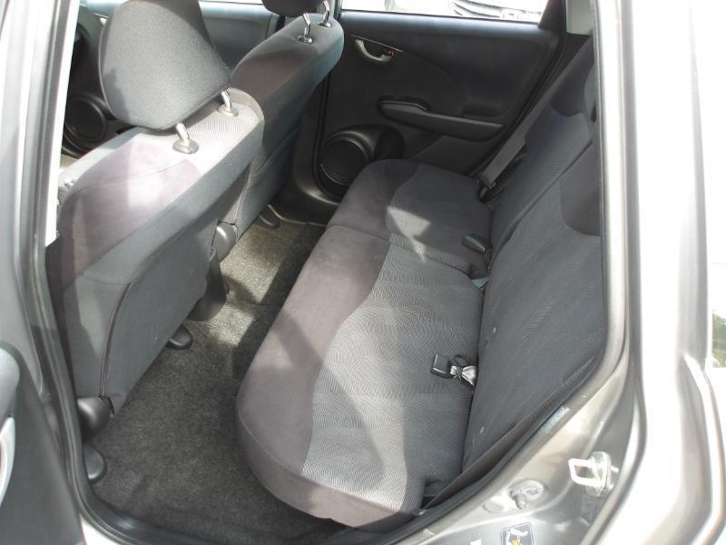 Honda Fit Sport 5-Speed MT 2010
