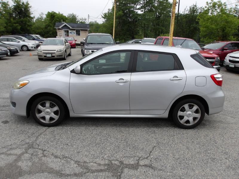 Toyota Matrix Base 4D Hatchback 2009