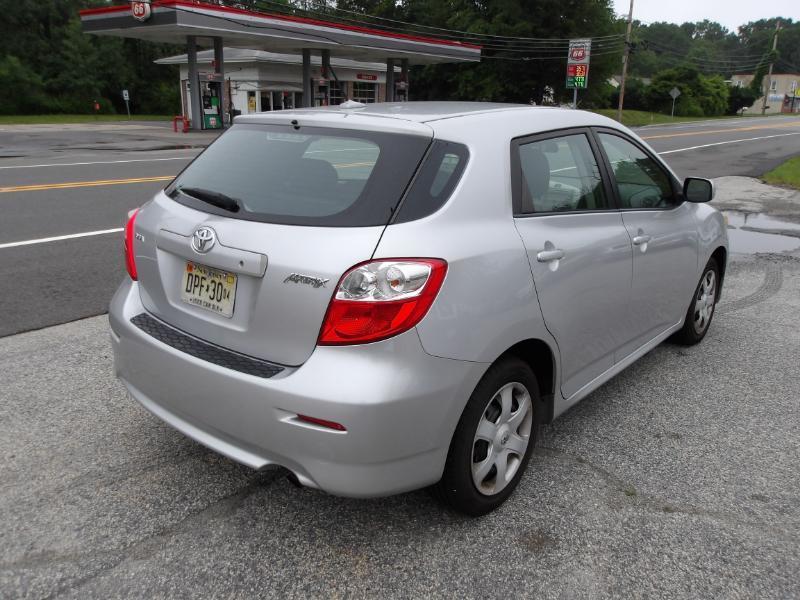 Toyota Matrix Base 4D Hatchback 2009
