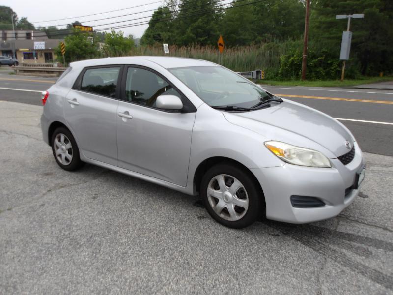 Toyota Matrix Base 4D Hatchback 2009