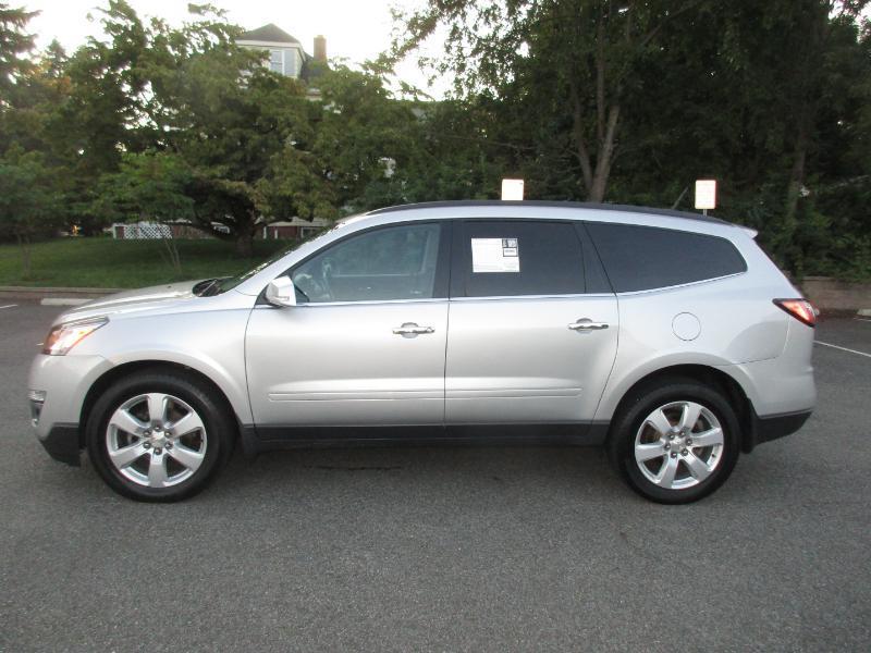 Chevrolet Traverse LT 4D SUV AWD 2017