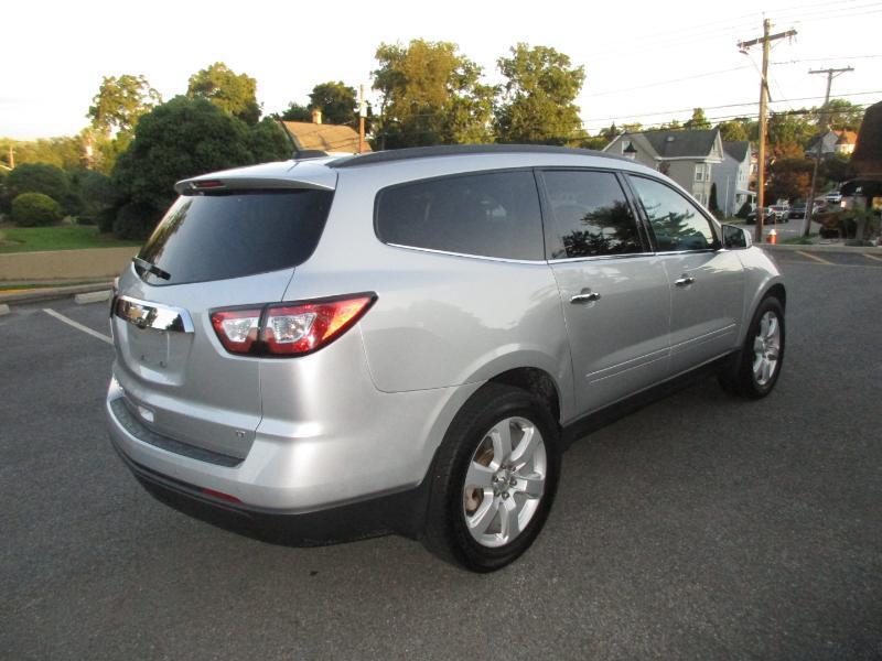 Chevrolet Traverse LT 4D SUV AWD 2017
