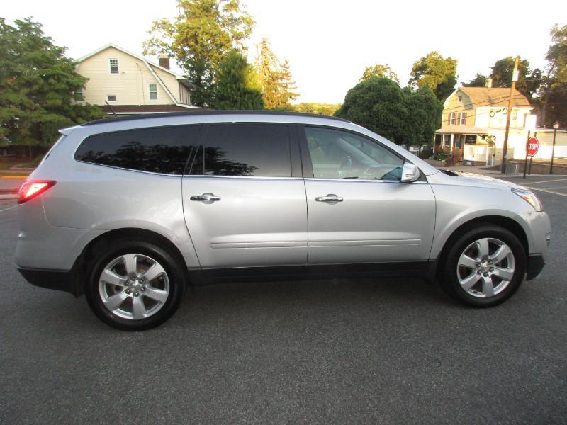 Chevrolet Traverse LT 4D SUV AWD 2017