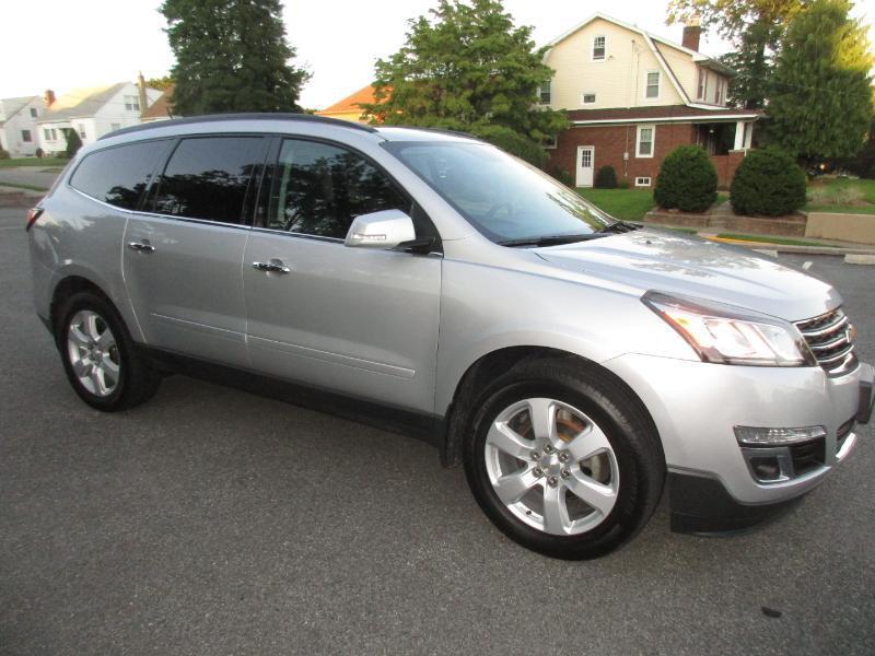 Chevrolet Traverse LT 4D SUV AWD 2017