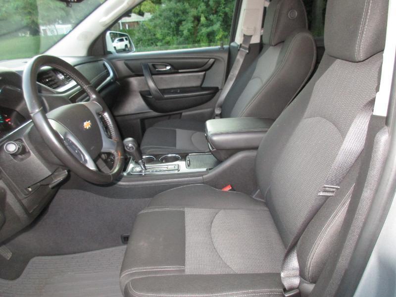 Chevrolet Traverse LT 4D SUV AWD 2017